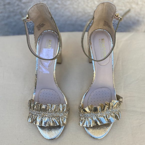 Reaction Kenneth Cole Rise Ruffle Gold Sandal - Picture 2 of 4